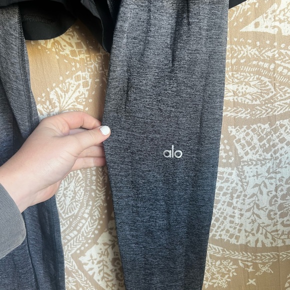 Alo Yoga Men’s Stability 2-in-1 Shorts & Tights - Picture 6 of 8